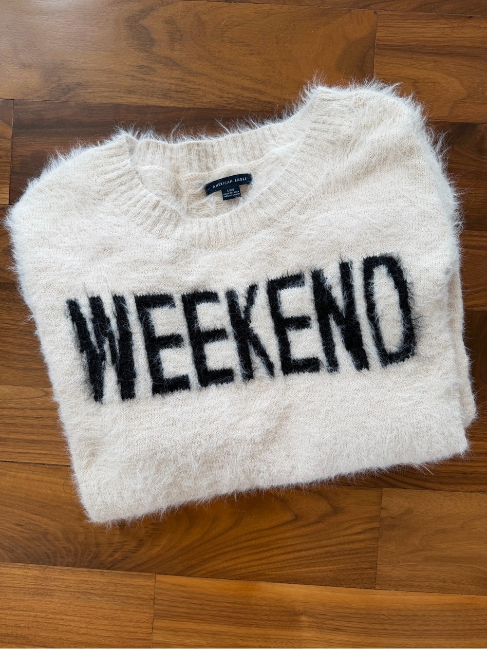 NEW Women’s American Eagle WEEKEND Fuzzy Knit Eyelash Sweater L Cream Beige Cozy